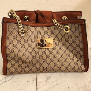 Padlock Medium GG Shoulder Bag